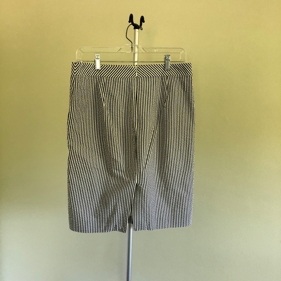 J. CREW Seersucker Pencil Skirt - Picture 3 of 7